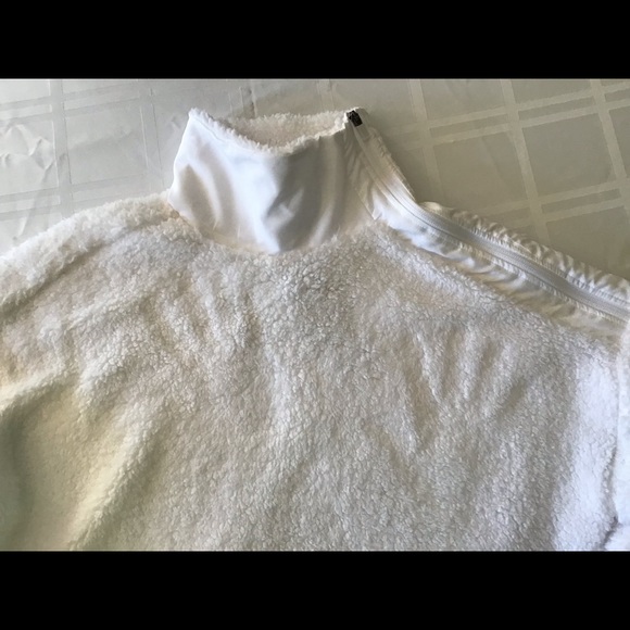 NWT White Plush Fleece by Te Verde - Picture 6 of 7